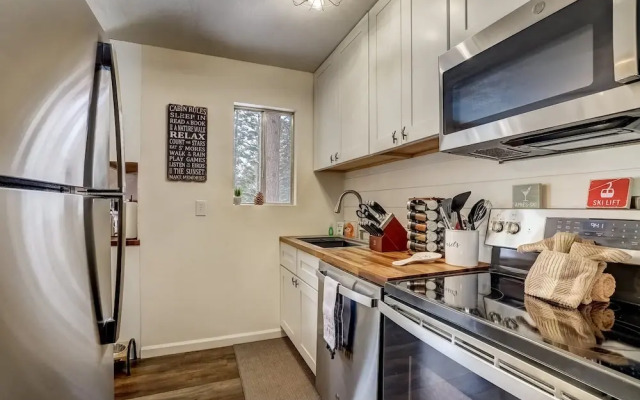 Whispering Pines Cabin - Family and pet Friendly Abode