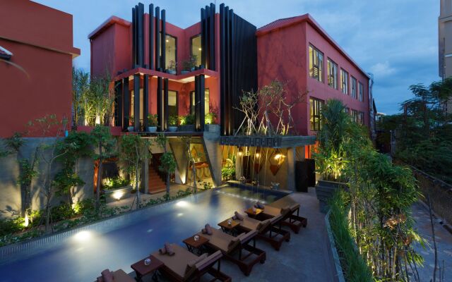 Отель Golden Temple Villa вид на фасад