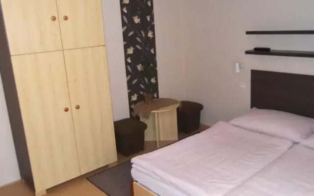 Borostyán Vendégház Eger