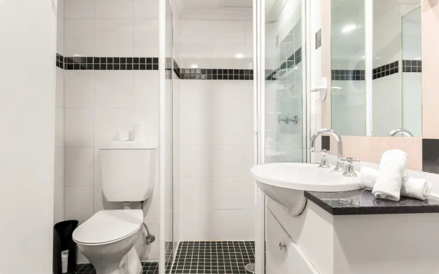 Green Views & Great Location: Inner-city 1-bed