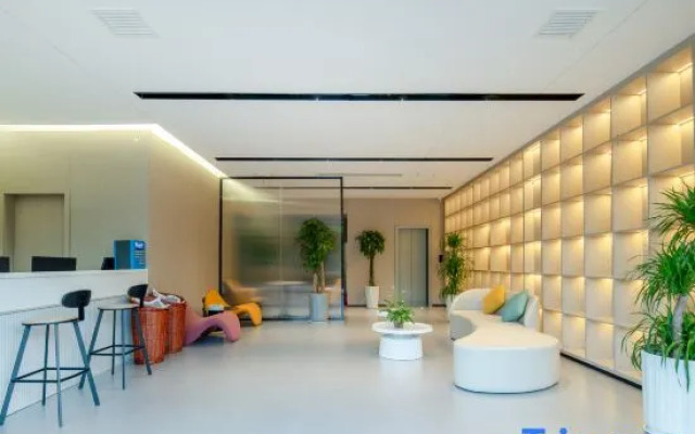 Yunyi Smart Sleep Hotel (Yunzhou Chunyu Auto City, Wucheng District)