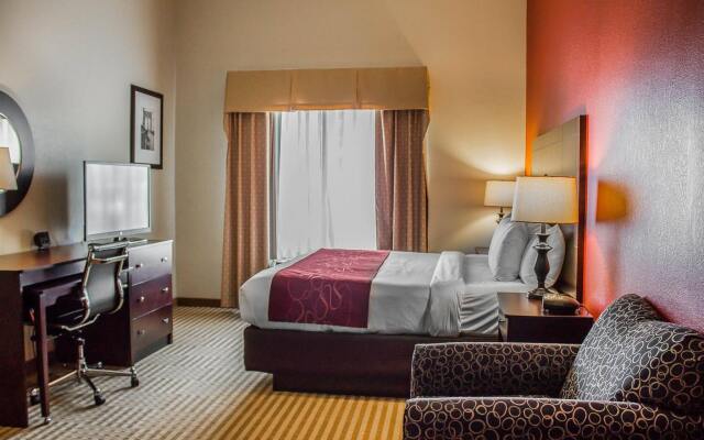 Отель Comfort Suites East Broad At 270 Колумбус комната для гостей