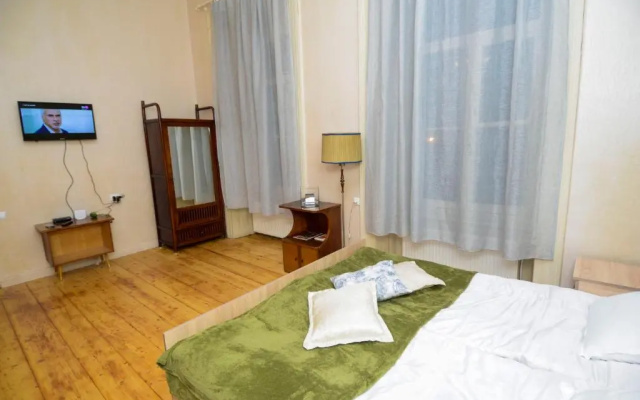 Solo Room Apartment
