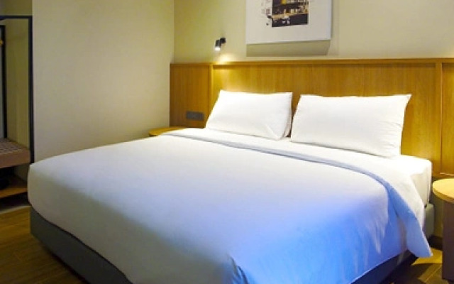Samai Suites