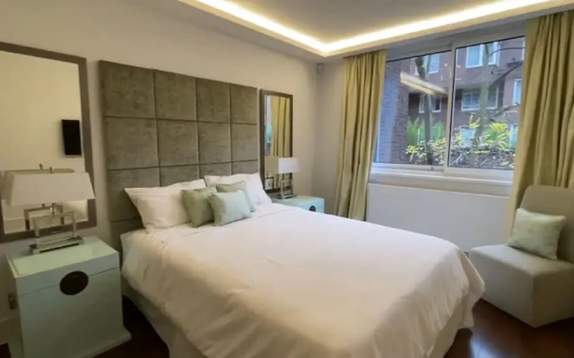 Two Bedroom Flat in Belgravia