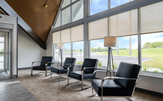 Wingate by Wyndham Geneva at SPIRE Academy
