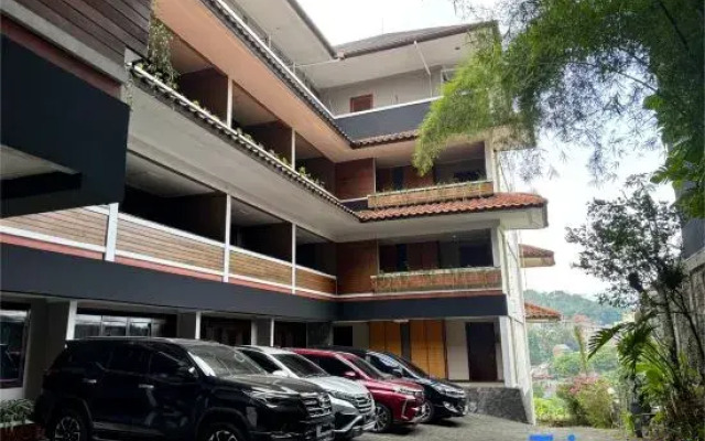 Kayuna Resort