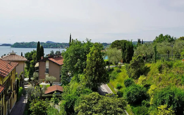 VALLE FIORITA 42 - Lake view apartment