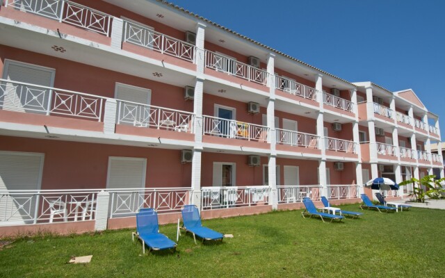 Отель Angelina Hotel & Apartments Греция, Корфу - отзывы, цены и фото номеров - забронировать отель Angelina Hotel & Apartments онлайн вид на фасад