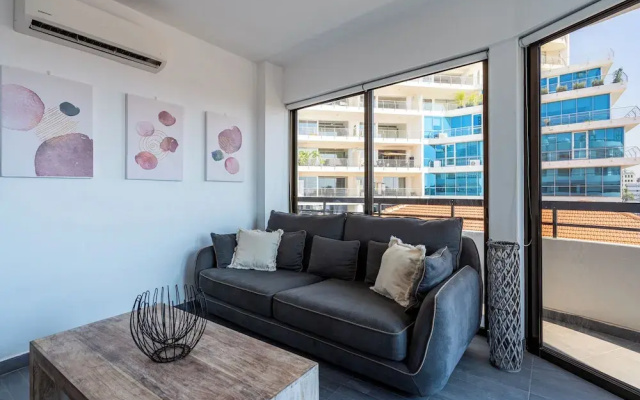 Fiesta 1-BR Apt. & Balcony in Larnaca
