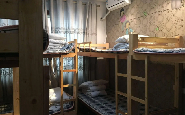 Hua Qiu Ku Youth Hostel East Street Branch