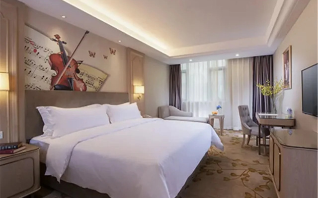 Vienna Hotel (Shenzhen Buji Metro Station)