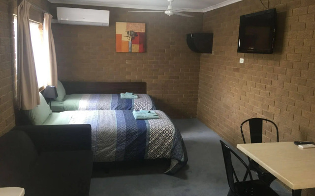 Camellia Motel