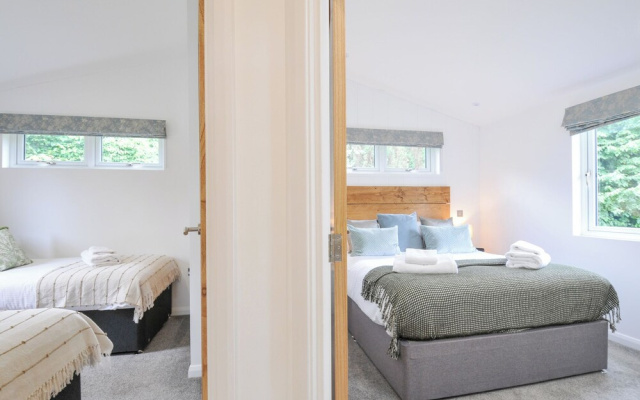 3 Meadow Retreat