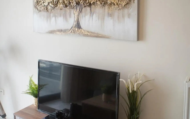 Kosmos Service Apartment OPEN VIEW 1