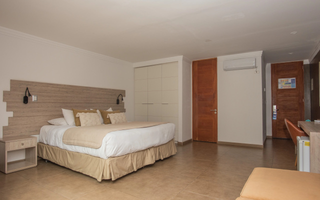 Hotel Mae