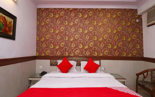 Hotel Solitaire by OYO Rooms