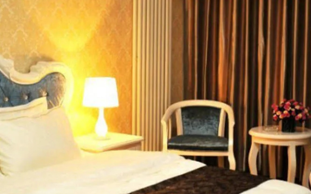 Cocoa Hotel (Zhengzhou Erqi Wanda City Second People's Hospital Metro Station)
