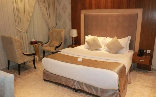 Crown City Hotel
