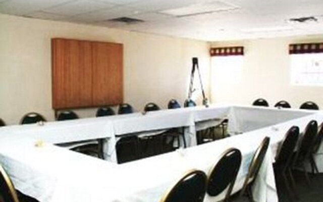 Hawthorn Suites
