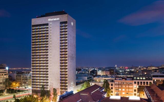 Sheraton Lisboa Hotel & Spa вид на фасад