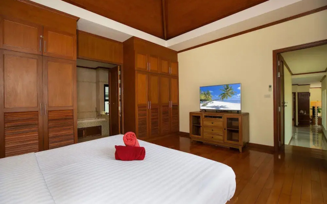 Balinese-Style 3BR Pool Villa Tina