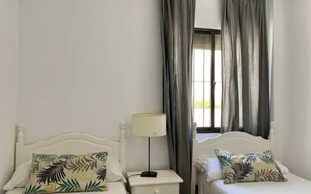 Apartamento F1 Urb Las Cañas