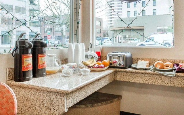 Econo Lodge Vancouver