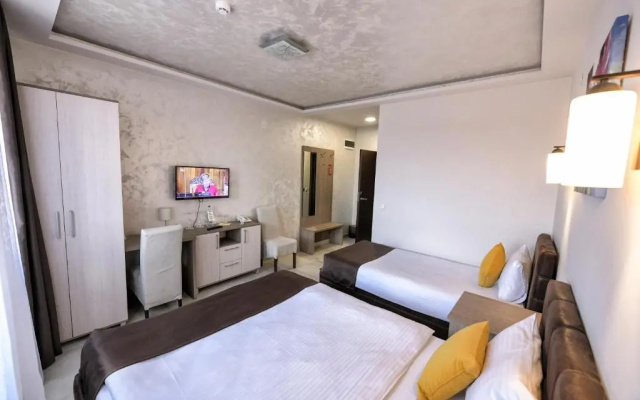 Garnet Hotel & Event Centar