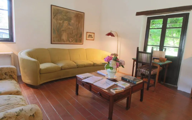 Farmhouse in Umbertide Near Lake Trasimeno