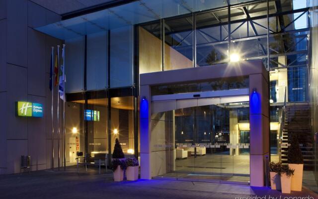 Отель Holiday Inn Express Barcelona City 22@ вид на фасад