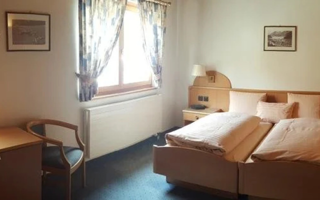 Hotel Grischuna AG
