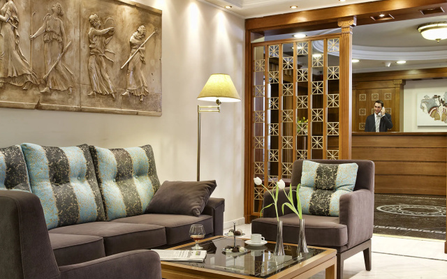AVA Hotel & Suites