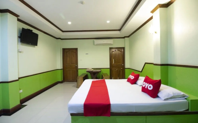 OYO 75334 Train Hotel