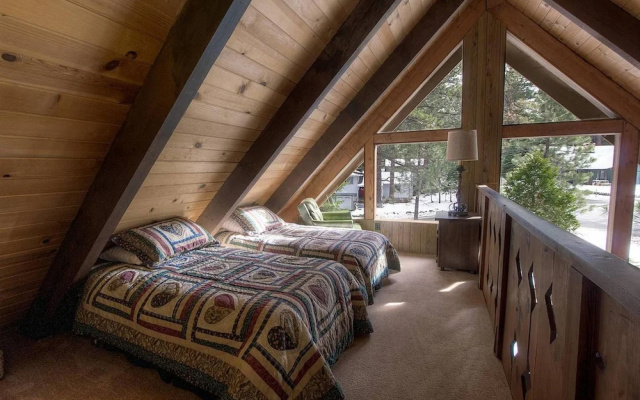 Coyote Den by Lake Tahoe Accommodations