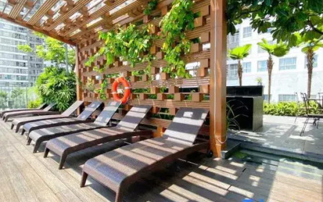 Orchard Parkview Skyport Suites Apartments