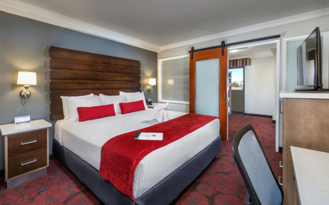 Desert Palms Hotel & Suites