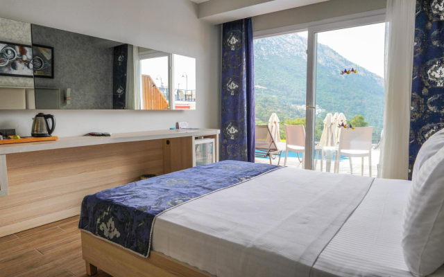 Sertil Deluxe Tropical Suites