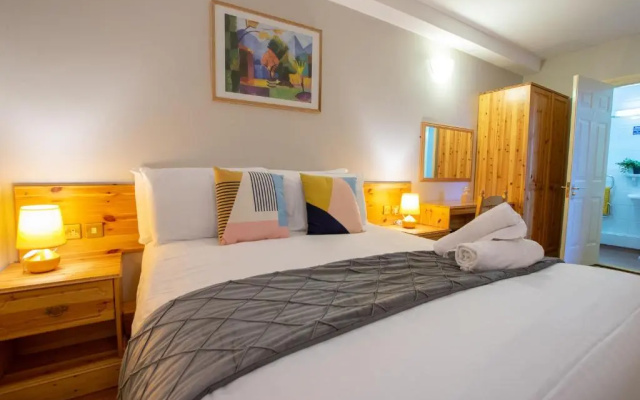 The Harbour Mills, The Willow by Shortstays
