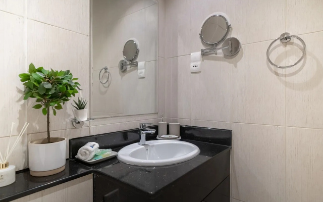 Luxury studio with balcony in Dubai