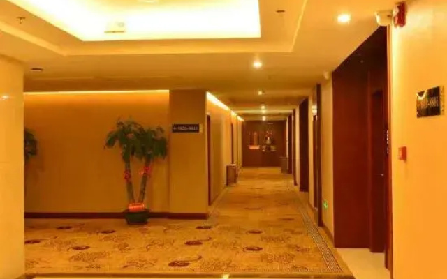 Pai Hotel (Chenzhou Yizhang County Yiren Plaza Branch)