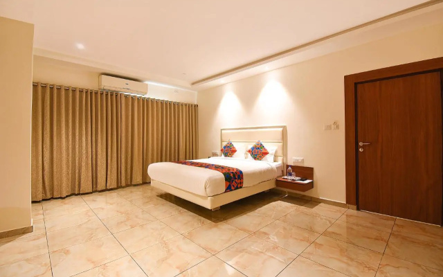 FabHotel High Rise