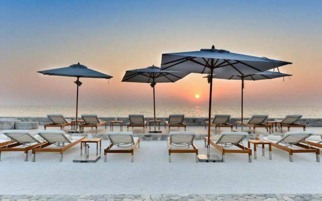 Stunning sunset on 30th floor beach front@Veranda
