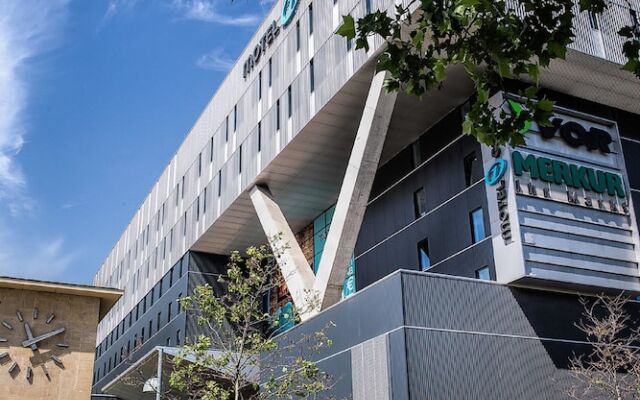 Отель Motel One Wien-Westbahnhof Австрия, Вена - 1 отзыв об отеле, цены и фото номеров - забронировать отель Motel One Wien-Westbahnhof онлайн вид на фасад