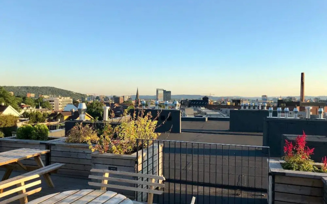 StayPlus Modern Apt Rooftop Terrace