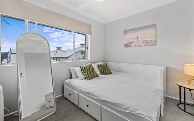 Quaint Townhouse in Bustling Locale