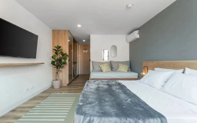 Go Living Suites - 908