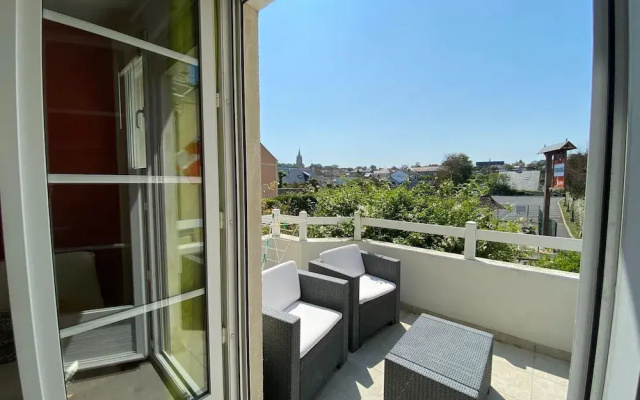 Apartment by Sandy Beach in Arromanches