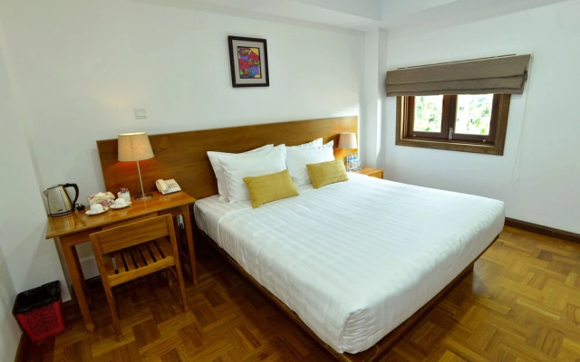 Ngapali Lodge