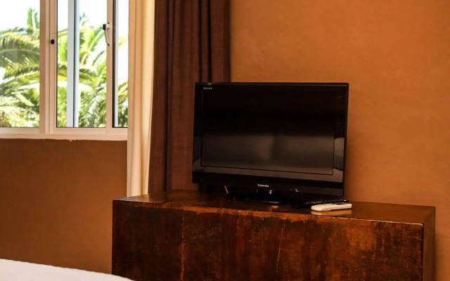 Chillout Hotel Tres Mares